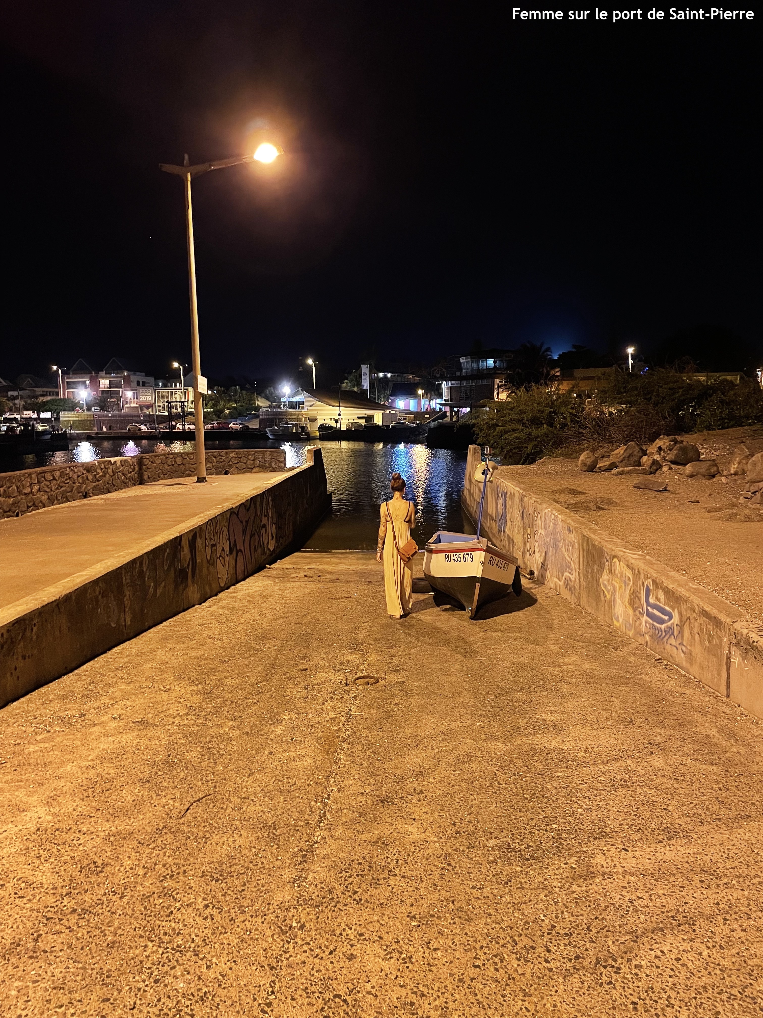 Photo Fille Port de Saint-Pierre